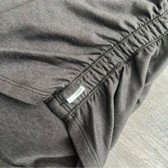 Vuori Women’s Chocolate Brown Long Sleeve Ruched Side Top PTP 16” Small - Picture 5 of 10